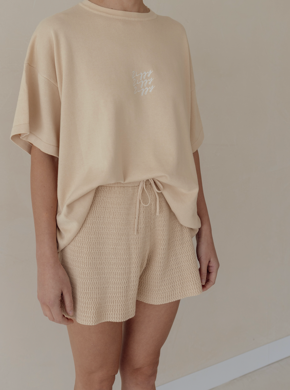 SIGNATURE TEE | BEECH- WOMEN'S